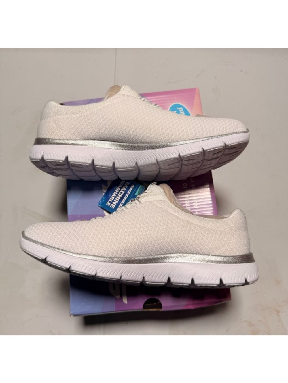 Skechers Women's Summits Sneaker White/Silver Size 7.5 NEW - Picture 2 of 6